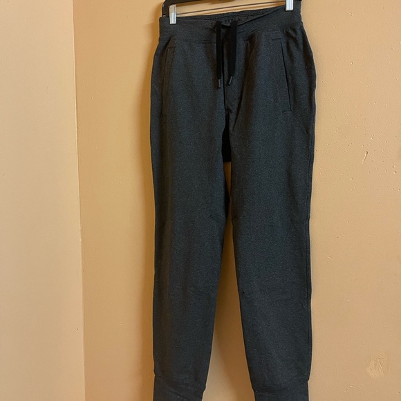 Lululemon Men’s Gray Joggers Size Small Good Condition - Picture 2 of 10